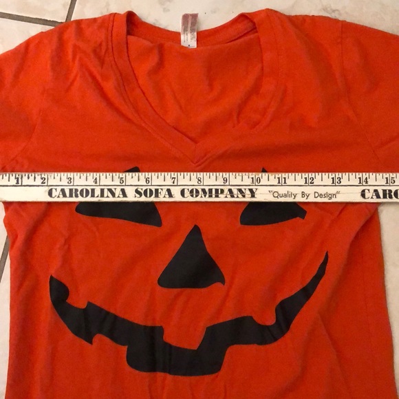 V neck pumpkin tee - Picture 4 of 4